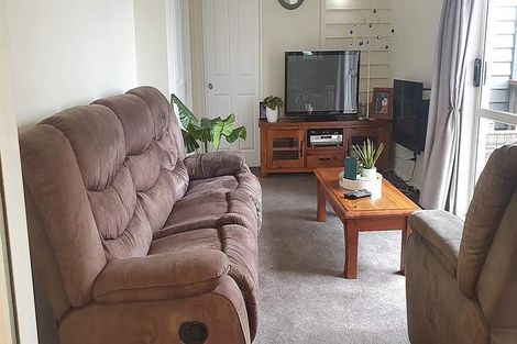 Photo of property in 81a Percy Kinsman Crescent, Riverstone Terraces, Upper Hutt, 5018