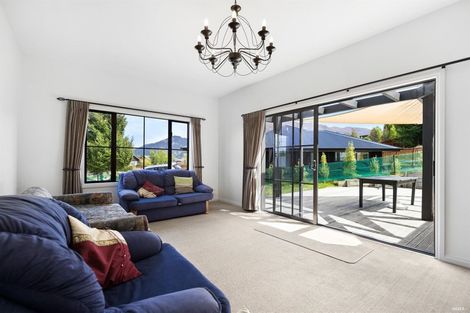 Photo of property in 6 Charles Court, Lake Hawea, Wanaka, 9382
