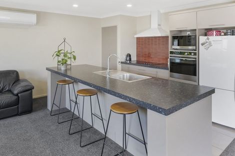 Photo of property in 17 Weka Place, Picton, 7220