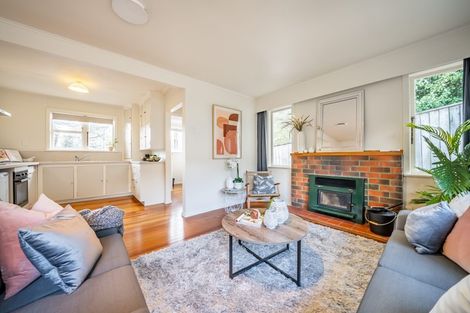 Photo of property in 10 James Grove, Stokes Valley, Lower Hutt, 5019