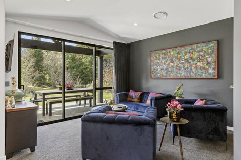 Photo of property in 2 Nga Tui Lane, Acacia Bay, Taupo, 3385