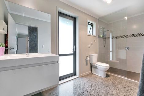 Photo of property in 433 Wairere Road, Waitakere, Henderson, 0782