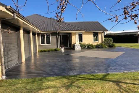 Photo of property in 8 Rossington Drive, West Melton, 7618