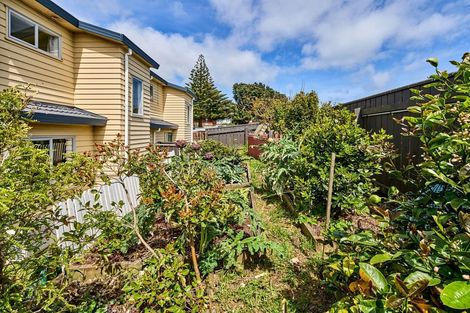 Photo of property in 10 Pohutukawa Grove, Titahi Bay, Porirua, 5022