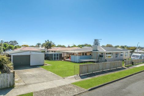 Photo of property in 13 Russell Avenue, Pukekohe, 2120