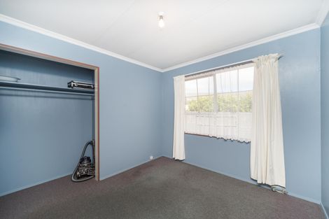 Photo of property in 8 Forbes Place, Kelvin Grove, Palmerston North, 4414
