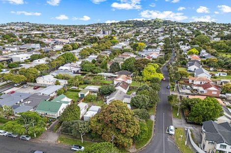 Photo of property in 78 Grey Street, Onehunga, Auckland, 1061