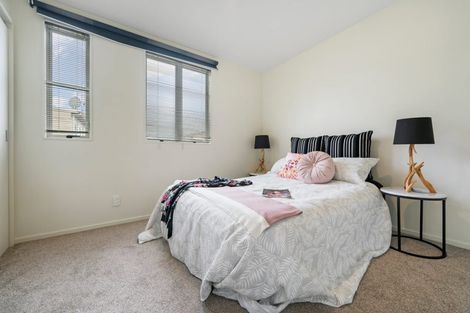Photo of property in 435b West Coast Road, Glen Eden, Auckland, 0602
