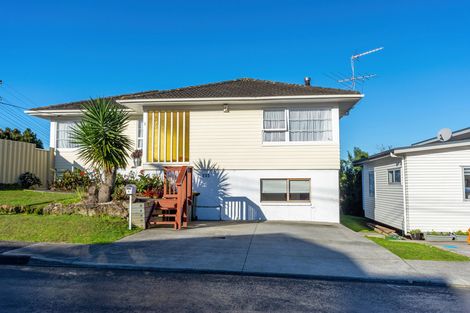 Photo of property in 5 Braebank Lane, Te Atatu South, Auckland, 0610