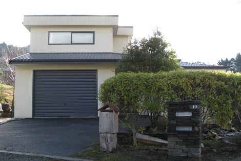 Photo of property in 12 Matakauri Place, Fernhill, Queenstown, 9300