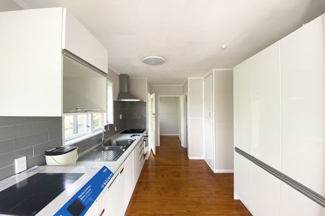 Photo of property in 93 Fairclough Road, Beach Haven, Auckland, 0626