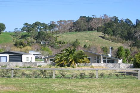 Photo of property in 28b Captain Cook Road, Cooks Beach, Whitianga, 3591