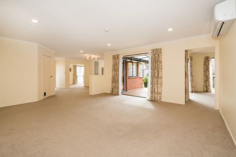 Photo of property in 29 Nimstedt Avenue, Oteha, Auckland, 0632