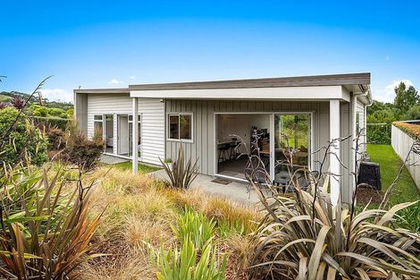 Photo of property in 45 Laly Haddon Place, Matakana, Warkworth, 0985