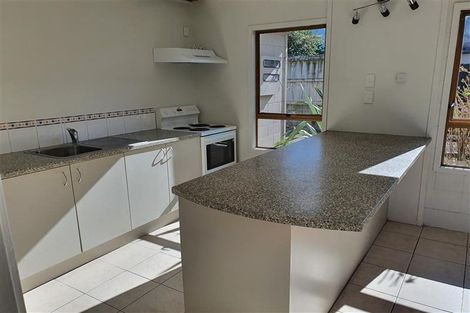 Photo of property in 54 Makora Road, Massey, Auckland, 0614