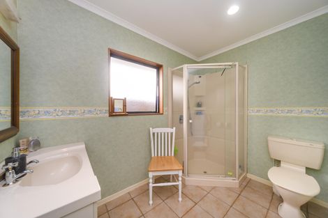 Photo of property in 23 Chadwick Place, Highbury, Palmerston North, 4412