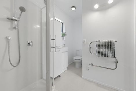 Photo of property in 317b Devonport Road, Tauranga, 3110