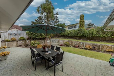 Photo of property in 15 Hogarth Rise, West Harbour, Auckland, 0618