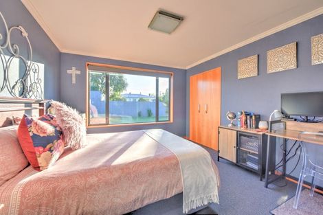 Photo of property in 6 Robina Place, Gore, 9710