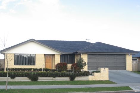 Photo of property in 14 Farringdon Avenue, Rototuna North, Hamilton, 3210