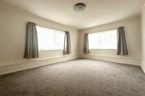 Photo of property in 1/62 Stapleford Crescent, Browns Bay, Auckland, 0630