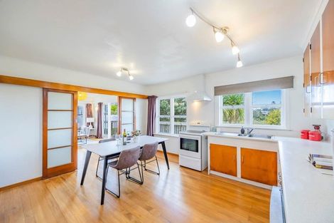 Photo of property in 12 Barker Rise, Northcross, Auckland, 0632