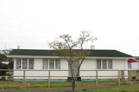 Photo of property in 28 Grenville Street, Marfell, New Plymouth, 4310