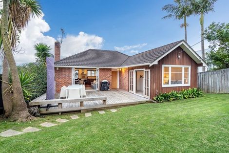 Photo of property in 1/15 Rodney Road, Northcote Point, Auckland, 0627