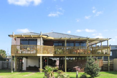 Photo of property in 14 Karewa Parade, Papamoa Beach, Papamoa, 3118