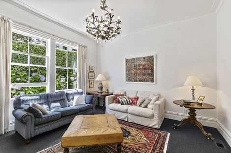 Photo of property in 33 Grove Road, Kelburn, Wellington, 6012