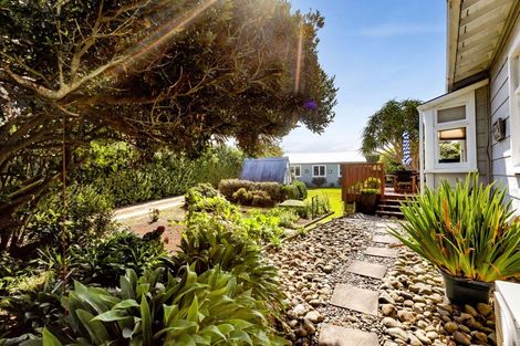 Photo of property in 183 Tasman Street, Opunake, 4616