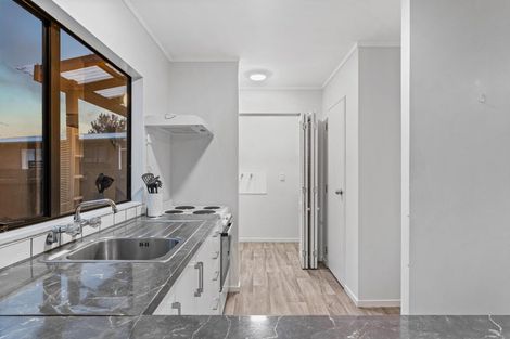 Photo of property in 5 Posa Avenue, Henderson, Auckland, 0612