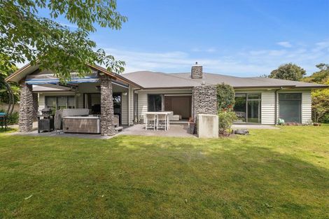 Photo of property in 11 Links Drive, Waiwhakaiho, New Plymouth, 4312