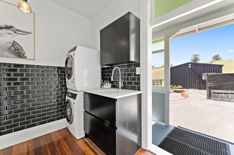 Photo of property in 1539 State Highway 16, Helensville, 0875