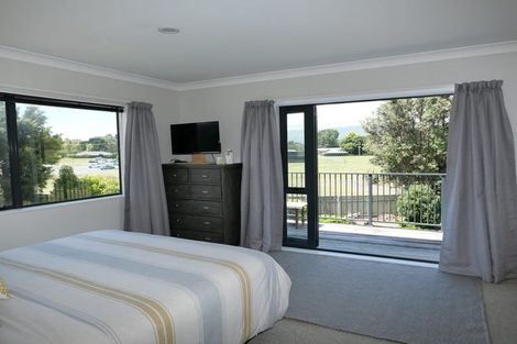 Photo of property in 5 Sovereign Way, Paraparaumu, 5032