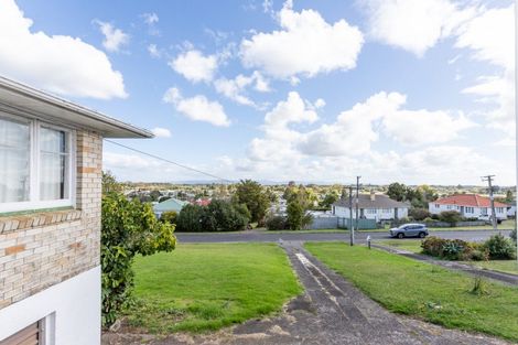 Photo of property in 1 Cullen Street, Paeroa, 3600