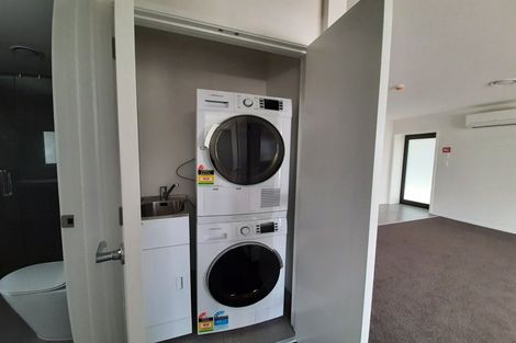 Photo of property in 1/4045f Great North Road, Glen Eden, Auckland, 0602