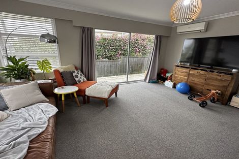 Photo of property in 52 Juniper Road, Sunnynook, Auckland, 0620