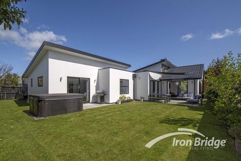 Photo of property in 20 Puhara Avenue, Parklands, Christchurch, 8083