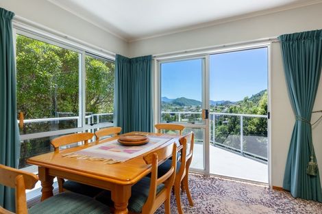 Photo of property in 32 Seaview Crescent, Picton, 7220