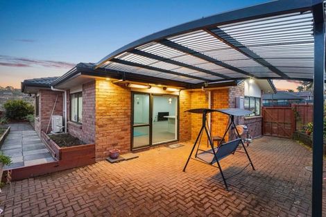 Photo of property in 30 Hercules Drive, Henderson, Auckland, 0612