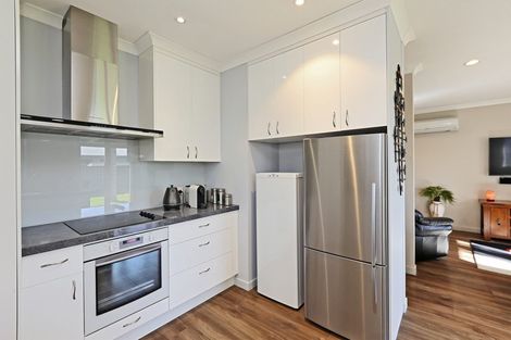 Photo of property in 16 Milford Place, Poraiti, Napier, 4112