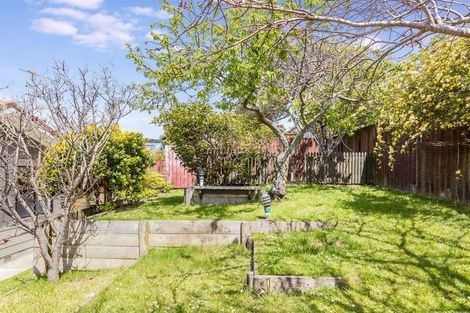 Photo of property in 10 Albatross Close, Whitby, Porirua, 5024