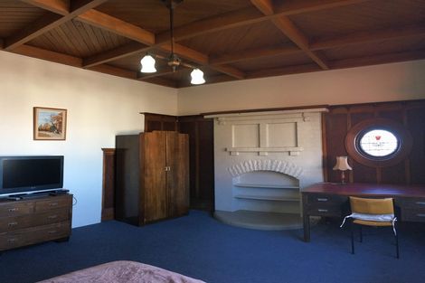 Photo of property in 82 Manor Place, Dunedin Central, Dunedin, 9016