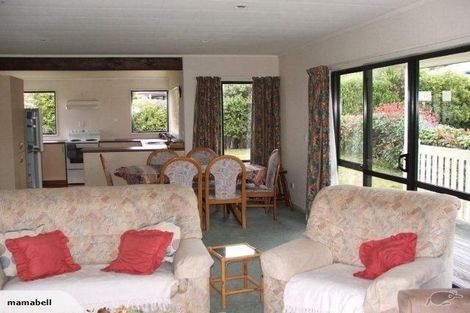 Photo of property in 17 Reeves Road, Acacia Bay, Taupo, 3330