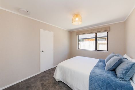 Photo of property in 12 Aspen Way, Kelvin Grove, Palmerston North, 4414
