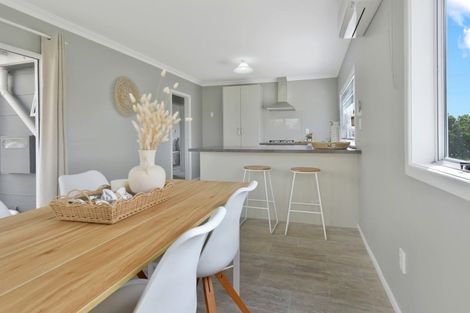 Photo of property in 2 Morgan Street, Castlecliff, Whanganui, 4501