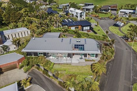 Photo of property in 13 Shearer Drive, Oakura, 4314