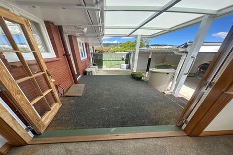 Photo of property in 38 Whitemans Road, Silverstream, Upper Hutt, 5019