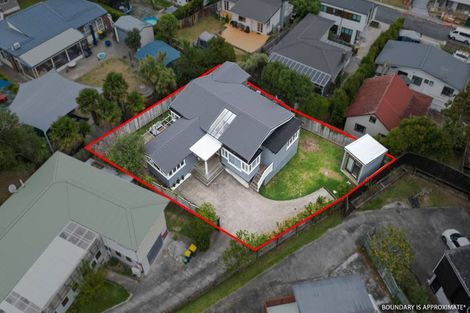 Photo of property in 2/48 Sunnynook Road, Sunnynook, Auckland, 0620